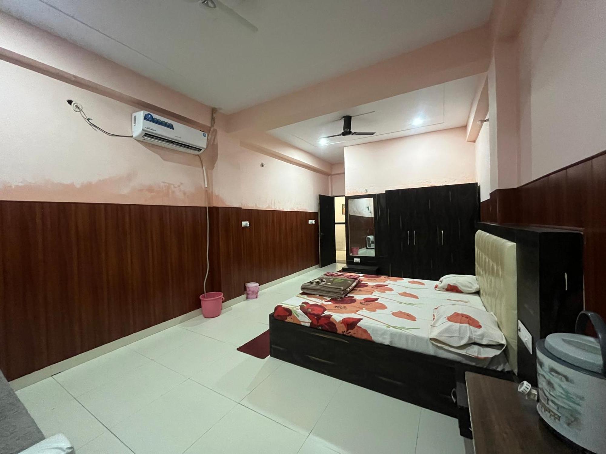 Shri Ji Baba Ki Haveli Hotel Govardhan Exterior photo
